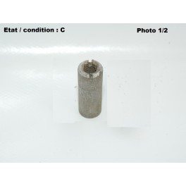 Retaining screw for taillight HELLA