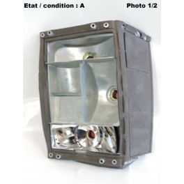 Platine feu arri&egrave;re droit MAGNALITE E30822RH