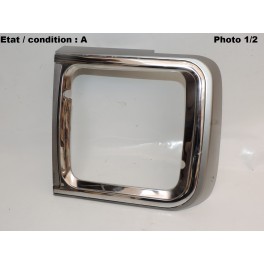 Left headlight surround (radiator grill) grey