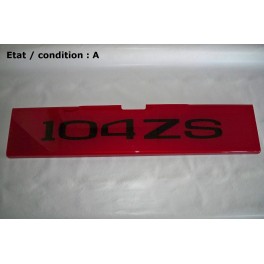 Plaque d&eacute;corative arri&egrave;re rouge "104 ZS"